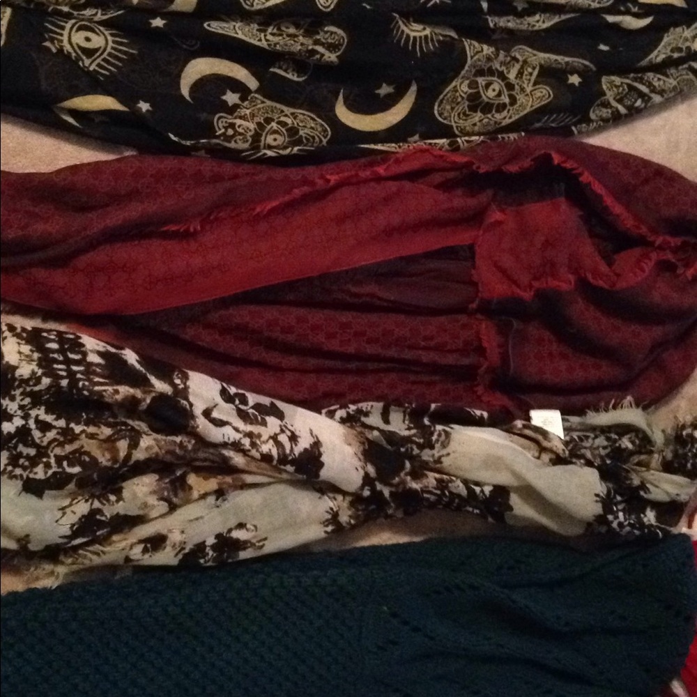 4 different scarfs